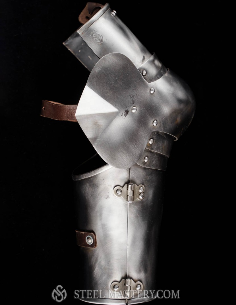 STEEL PLATE ARMS OF THE 14TH CENTURY WITH ELBOW CAPS  photo made by Steel-mastery.com