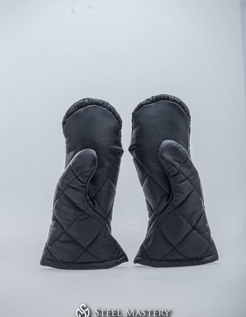 BLACK LEATHER MITTENS WITH DIAMOND STITCHING IN STOCK photo made by Steel-mastery.com