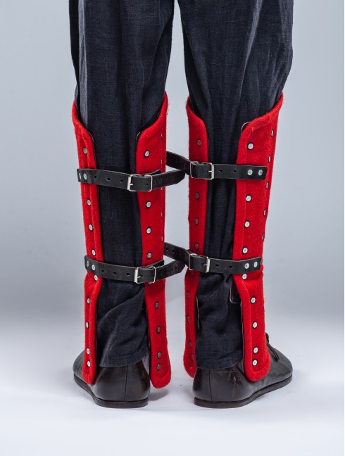 RED WOOLEN BRIGANDINE GREAVES S SIZE IN STOCK