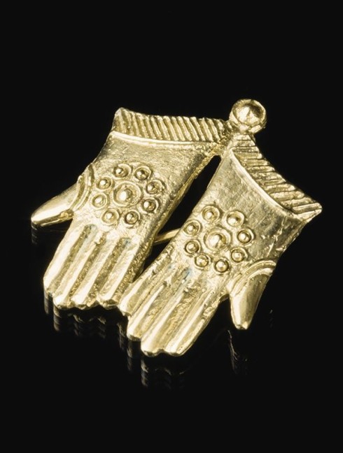 Pilgrim badge "Pair of bishop's gloves" 4 in stock 