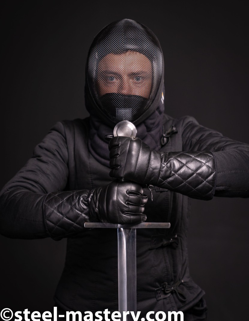 HEMA fencing mask 1000N photo made by Steel-mastery.com