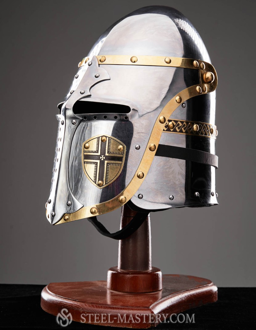 Helmet with lifting visor for SCA photo made by Steel-mastery.com