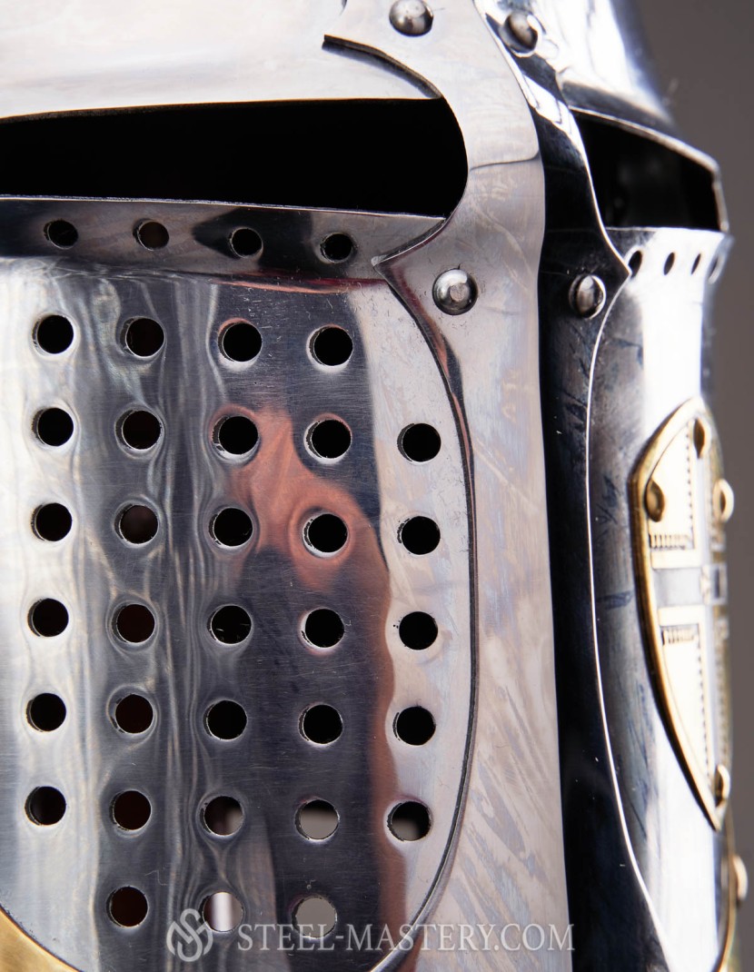 Helmet with lifting visor for SCA photo made by Steel-mastery.com