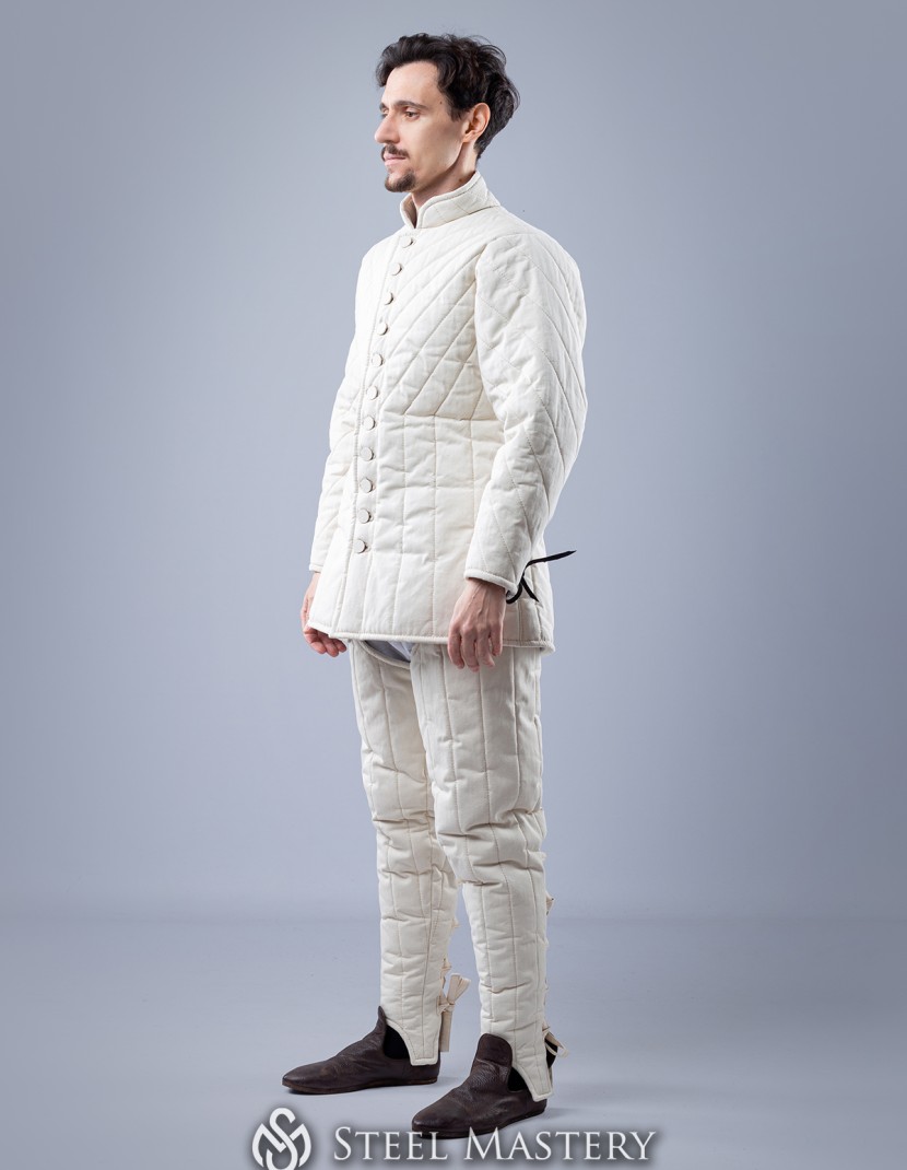 GAMBESON AND CHAUSSES FENCING SET photo made by Steel-mastery.com