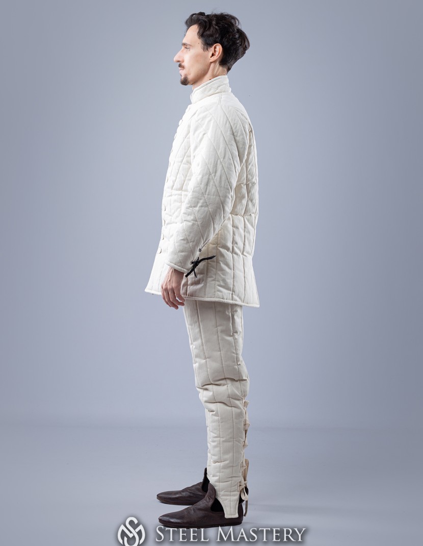 GAMBESON AND CHAUSSES FENCING SET photo made by Steel-mastery.com