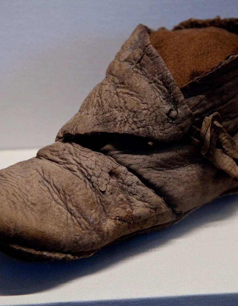 Medieval boots from York, 10th century photo made by Steel-mastery.com