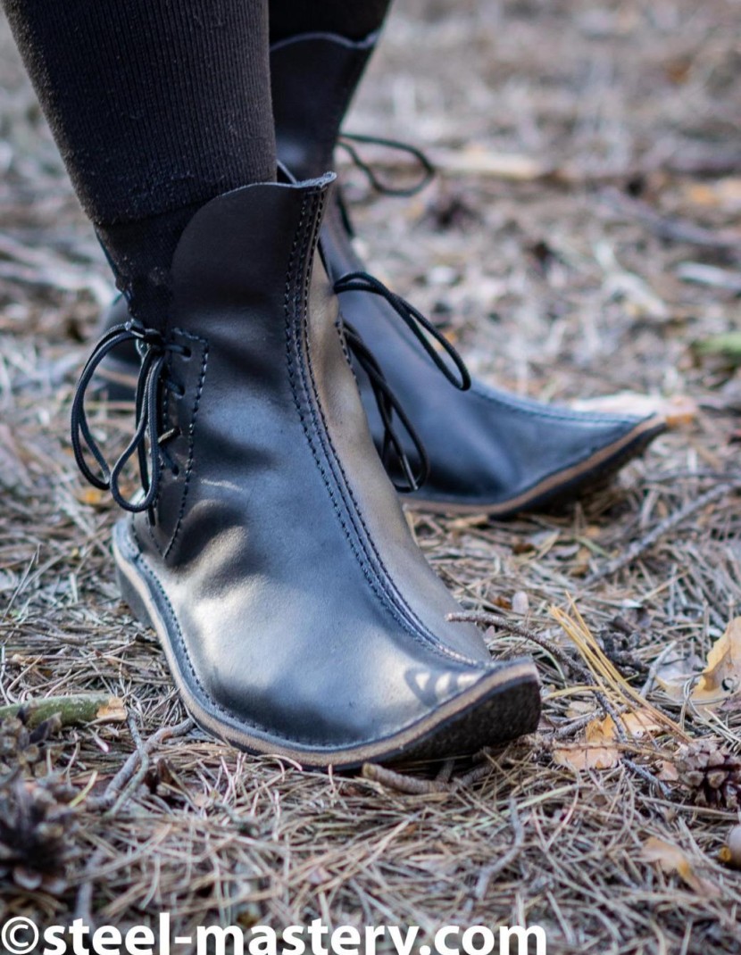 Poulaine medieval style boots, burgundy photo made by Steel-mastery.com