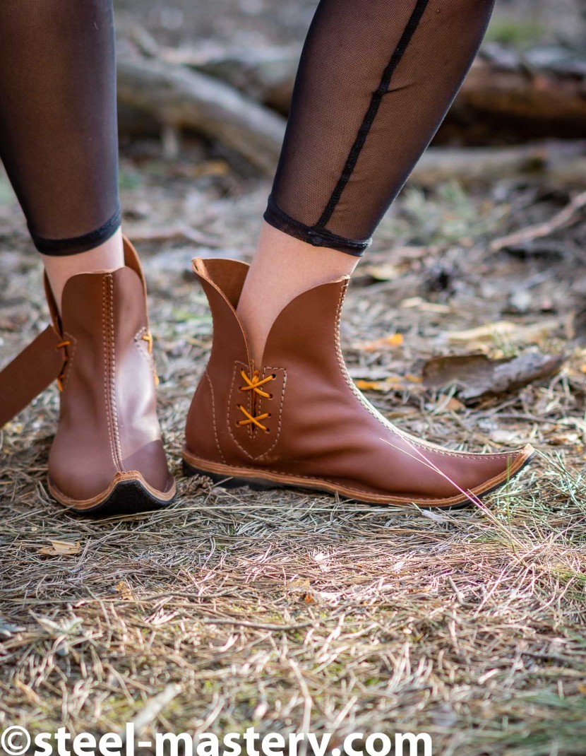 Poulaine medieval style boots, burgundy photo made by Steel-mastery.com