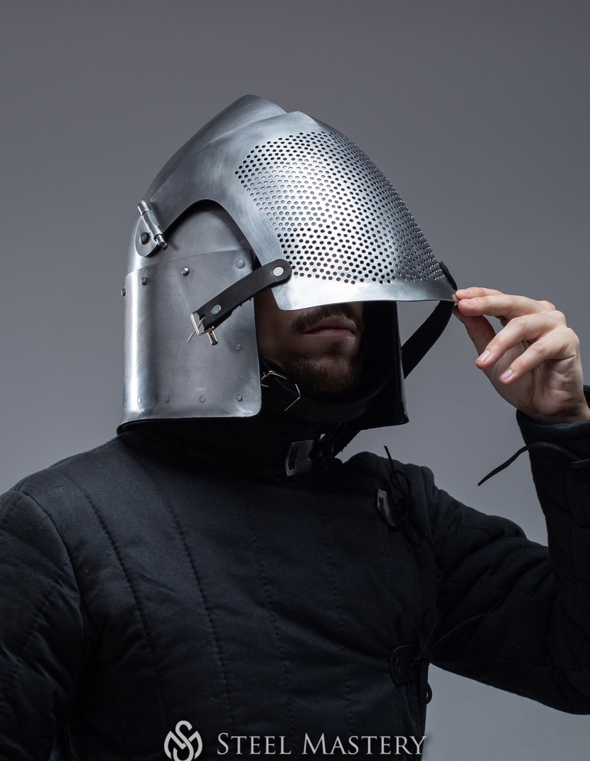 Fencing helmet photo made by Steel-mastery.com