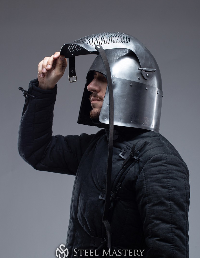 Fencing helmet photo made by Steel-mastery.com