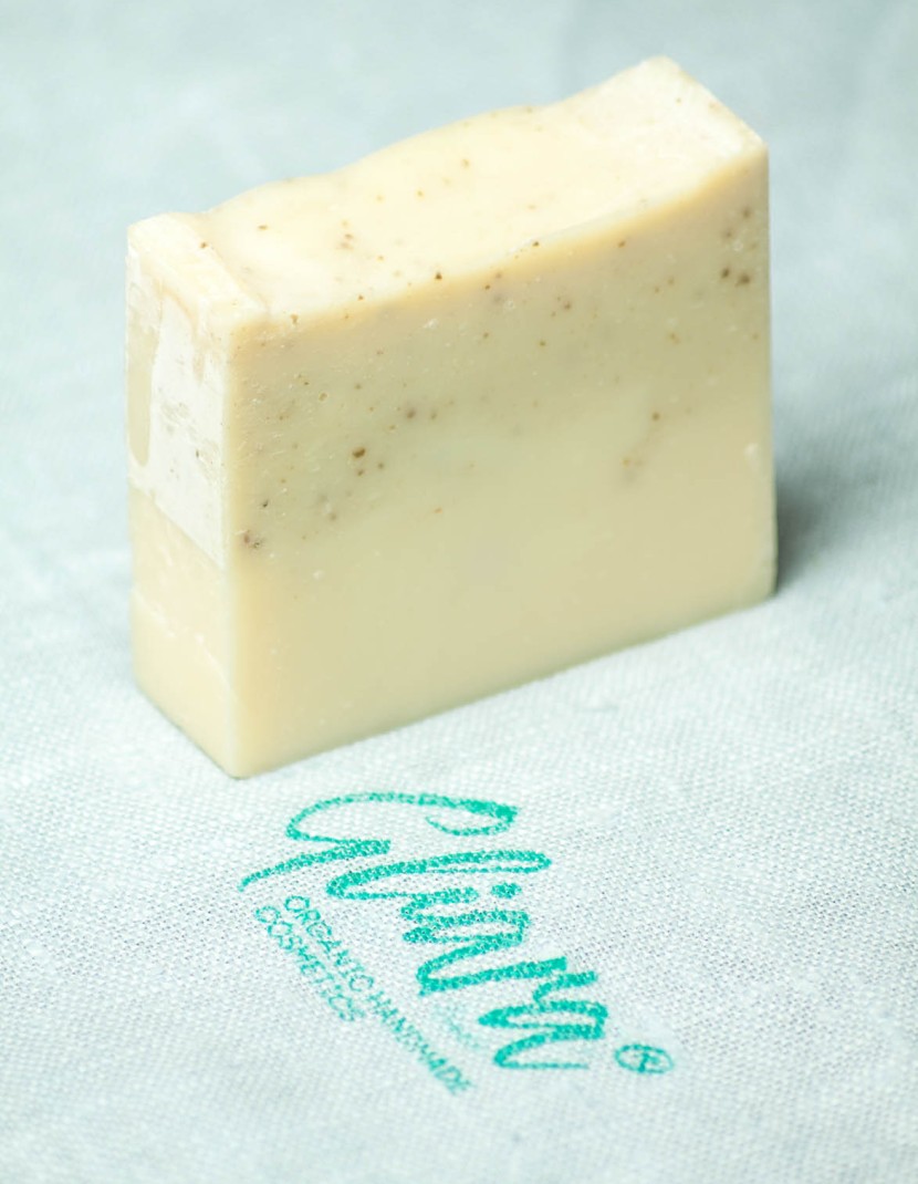 Homemade natural craft soap with white kaolin and eucalyptus photo made by Steel-mastery.com