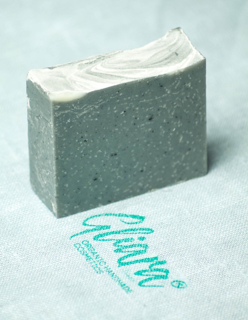 Homemade natural craft charcoal scrub soap photo made by Steel-mastery.com