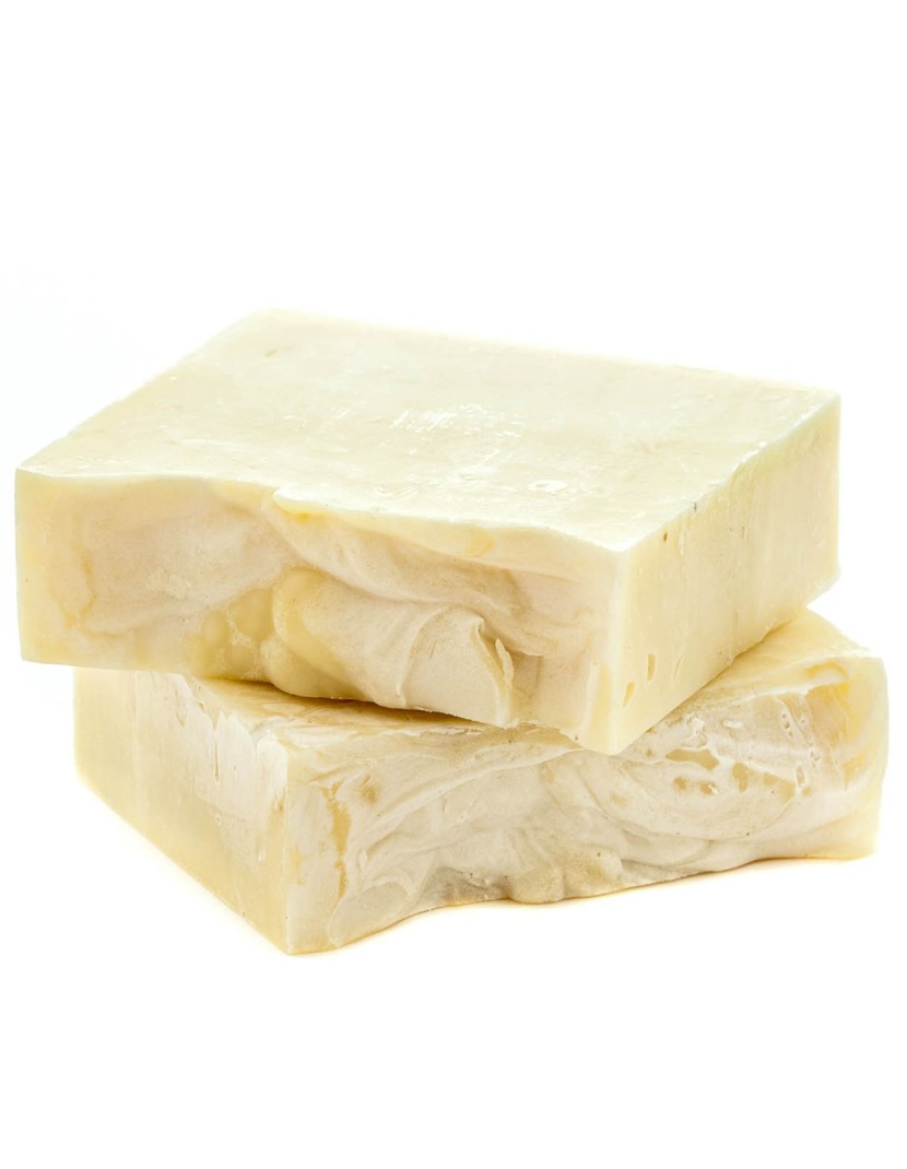 Homemade natural craft soap with white kaolin, peppermint and rotocan oil photo made by Steel-mastery.com