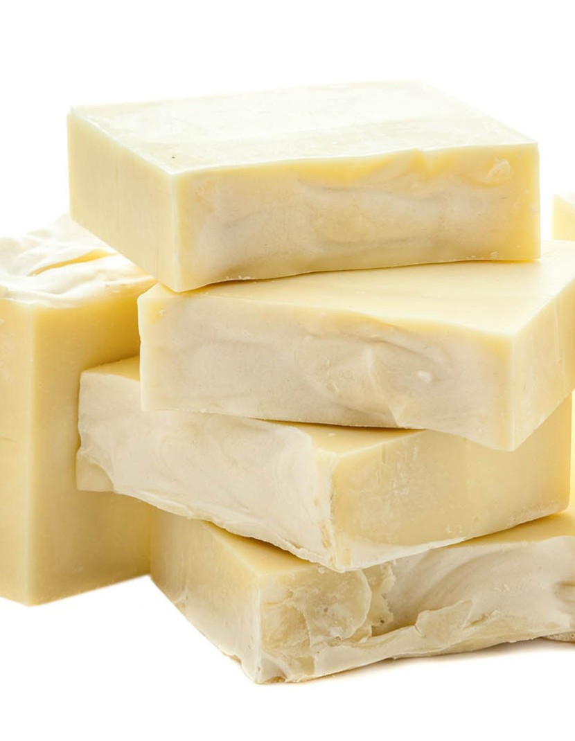 Homemade natural craft soap with white kaolin, peppermint and rotocan oil photo made by Steel-mastery.com