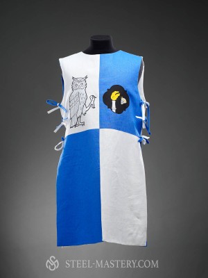 Knight tabard with owl and a skull 