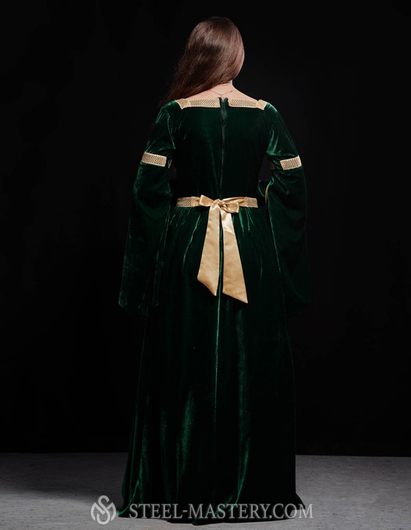 Royal medieval dress photo made by Steel-mastery.com
