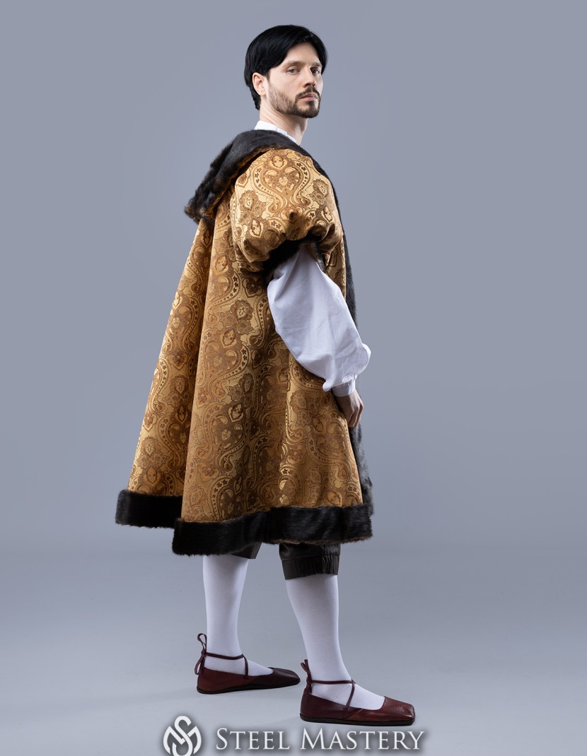 Fur Schaube – Renaissance Noble Coat photo made by Steel-mastery.com