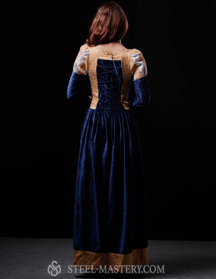 Renaissance gown cosplay photo made by Steel-mastery.com
