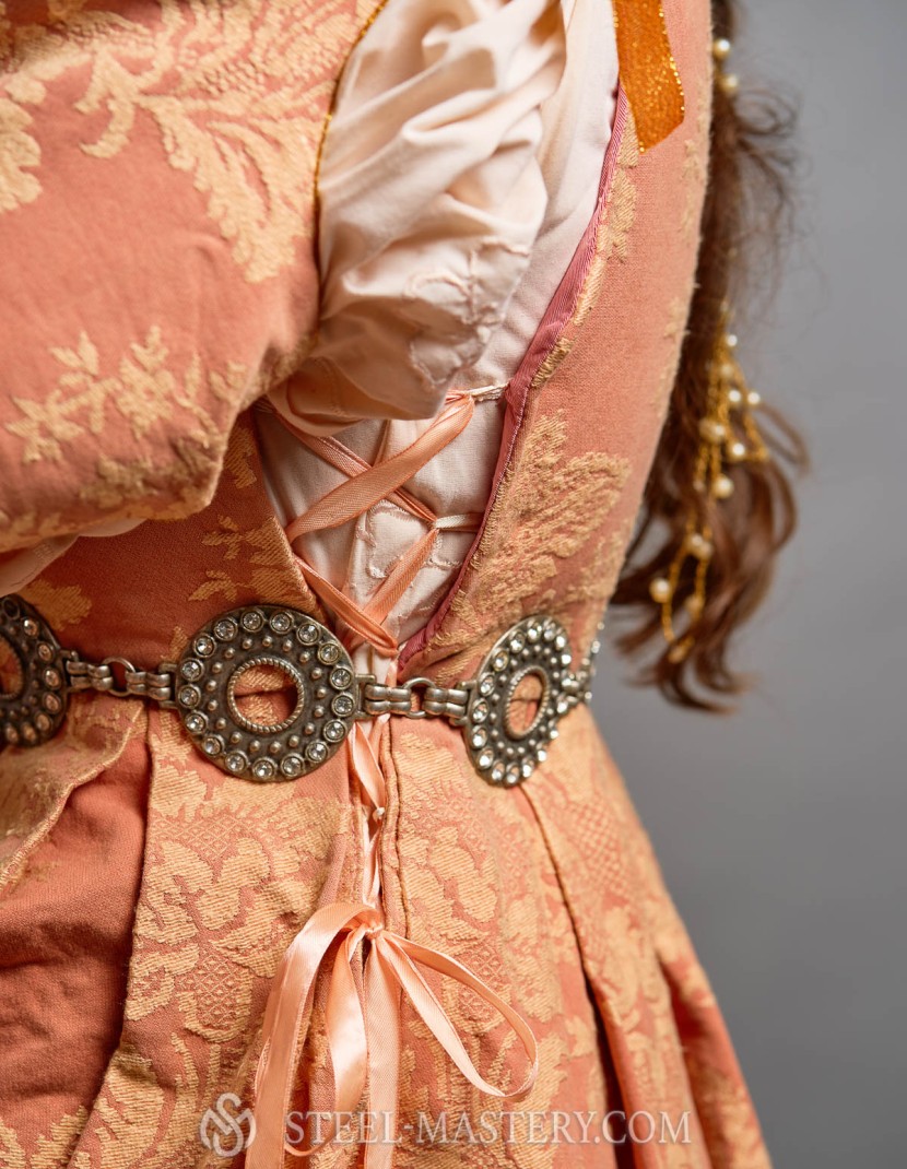 Proto-Renaissance Italian Dress, late XVth century  photo made by Steel-mastery.com