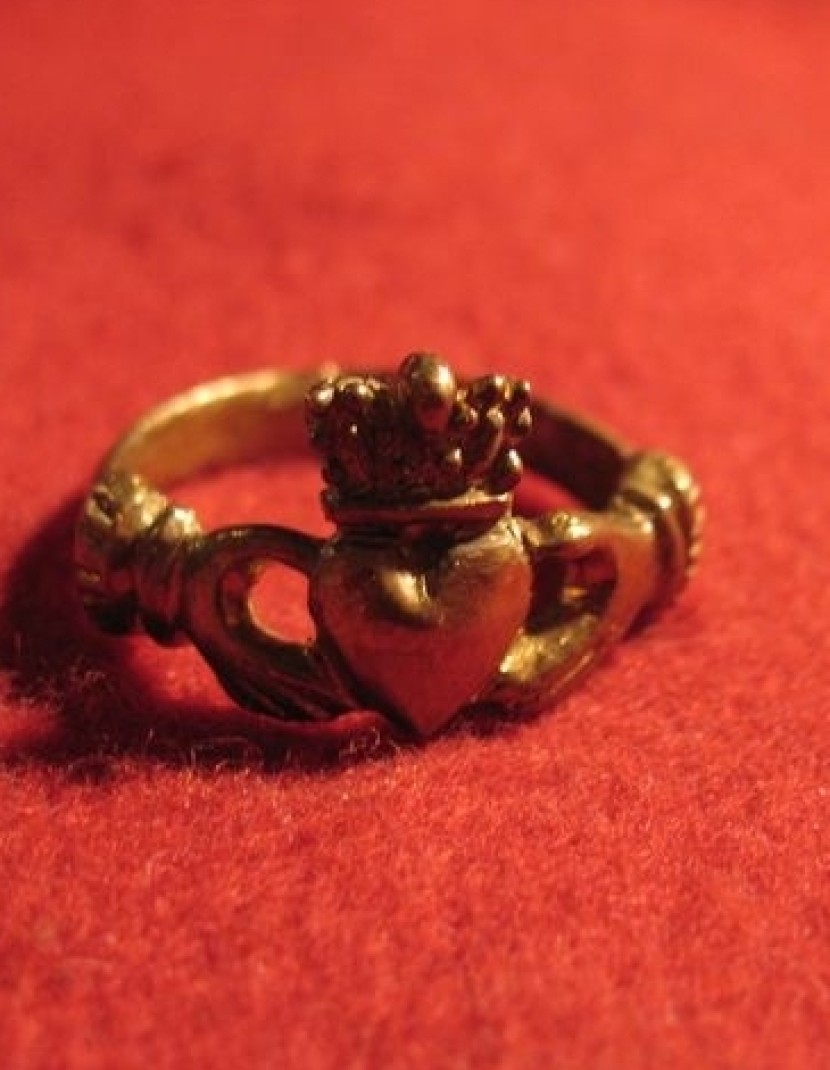 Claddagh Ring photo made by Steel-mastery.com