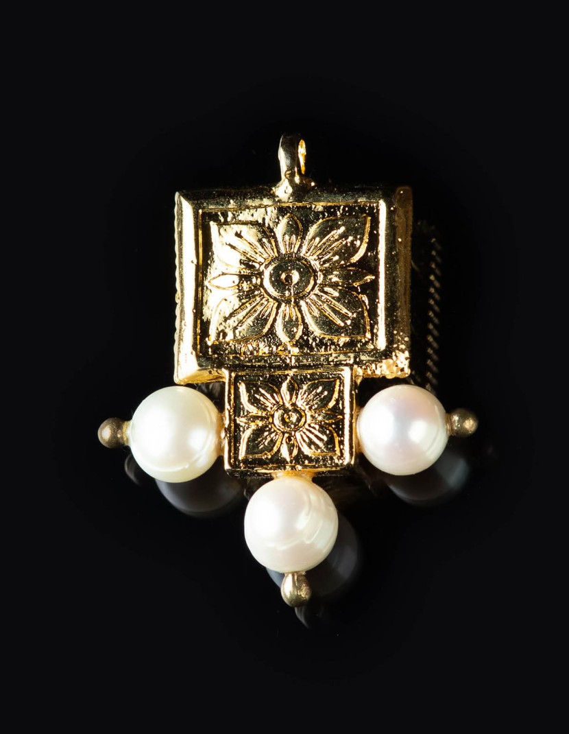 Italien brooch-pendant, late XV c.  photo made by Steel-mastery.com