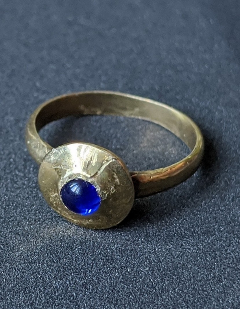 Medieval ring with glass gem photo made by Steel-mastery.com