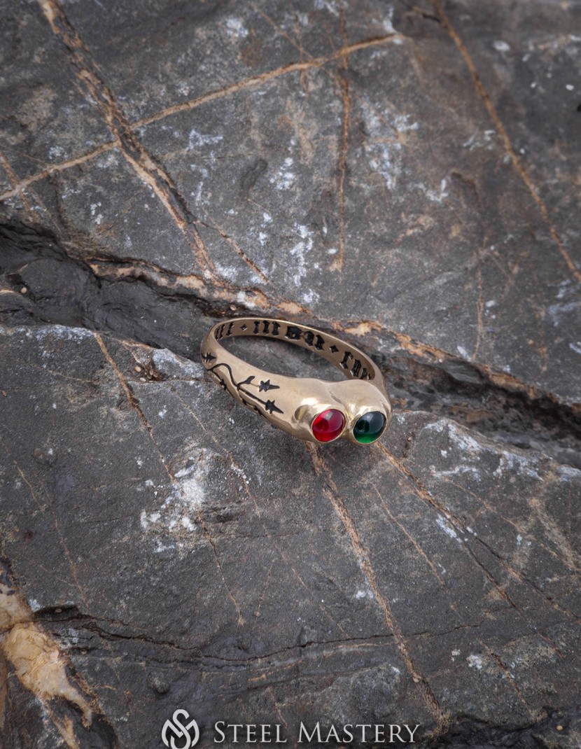Medieval ring with two gems and inscription "Due tout mon coer" ("With all my heart"). France or England, 15th century photo made by Steel-mastery.com