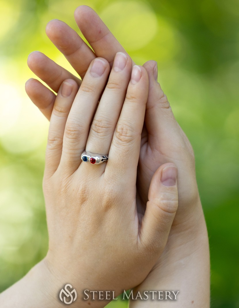 Medieval ring with two gems and inscription "Due tout mon coer" ("With all my heart"). France or England, 15th century photo made by Steel-mastery.com