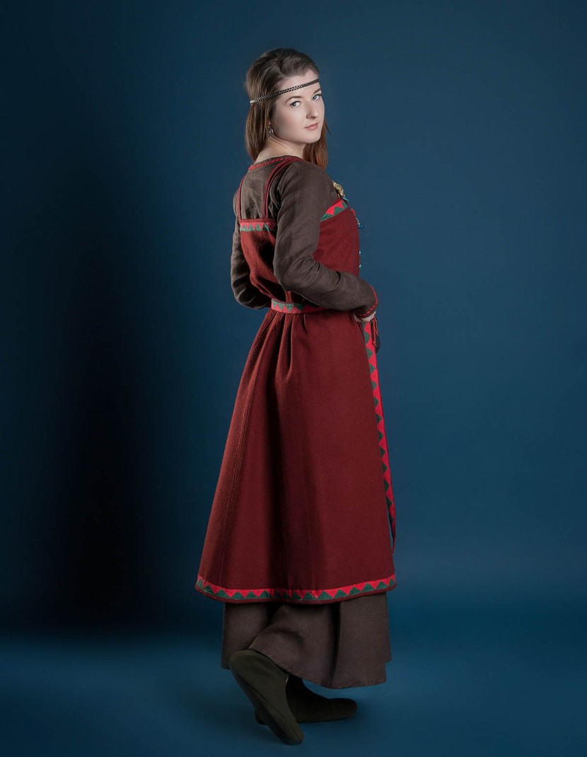 Viking clothing "Idunn style" photo made by Steel-mastery.com