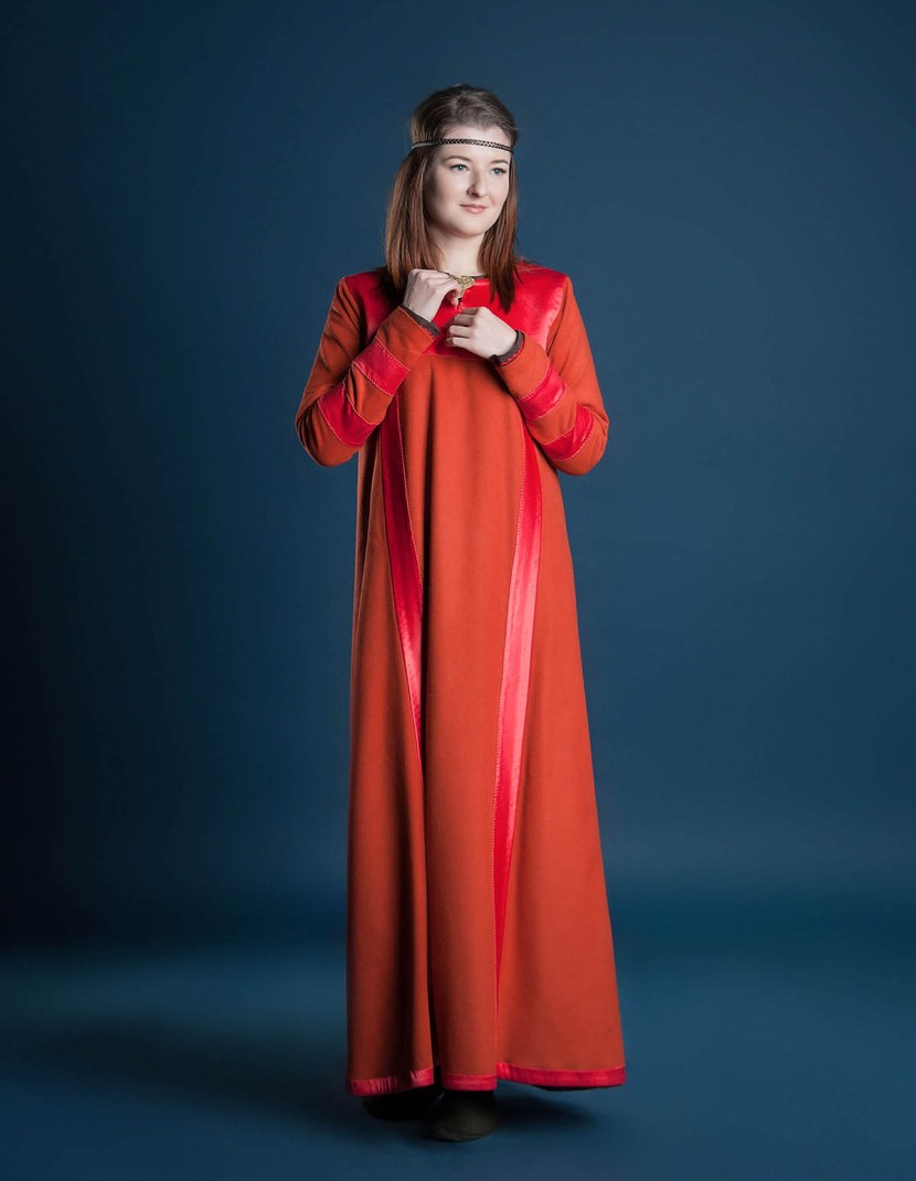 Medieval viking clothing "Sif style" photo made by Steel-mastery.com