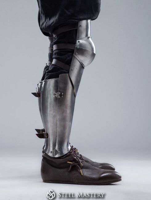 Vernon Roche's Plate Greaves with knees (world of "The Witcher 3: Wild Hunt)