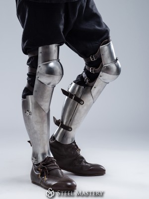 Vernon Roche's Plate Greaves with knees (world of "The Witcher 3: Wild Hunt)