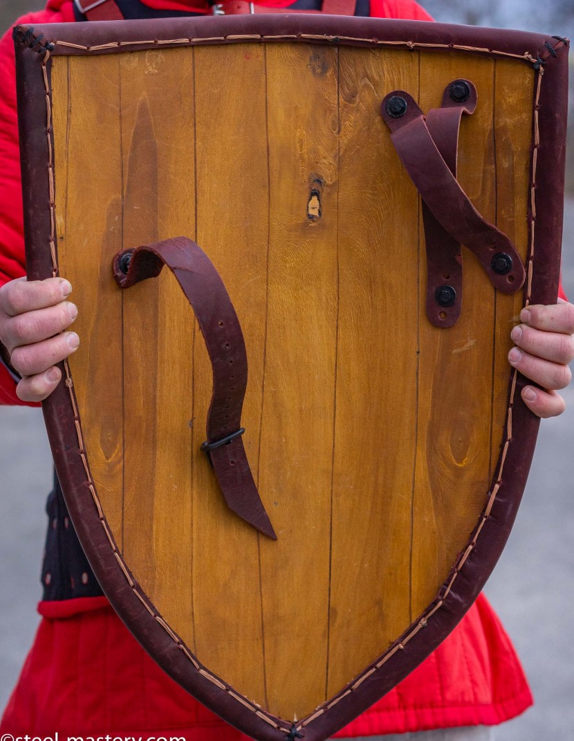 Medieval shield with leather edge photo made by Steel-mastery.com