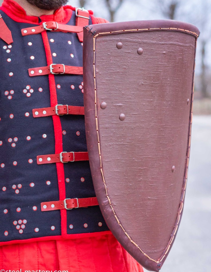 Medieval shield with leather edge photo made by Steel-mastery.com