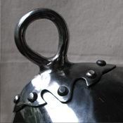 Decoration: top helmet favour ring