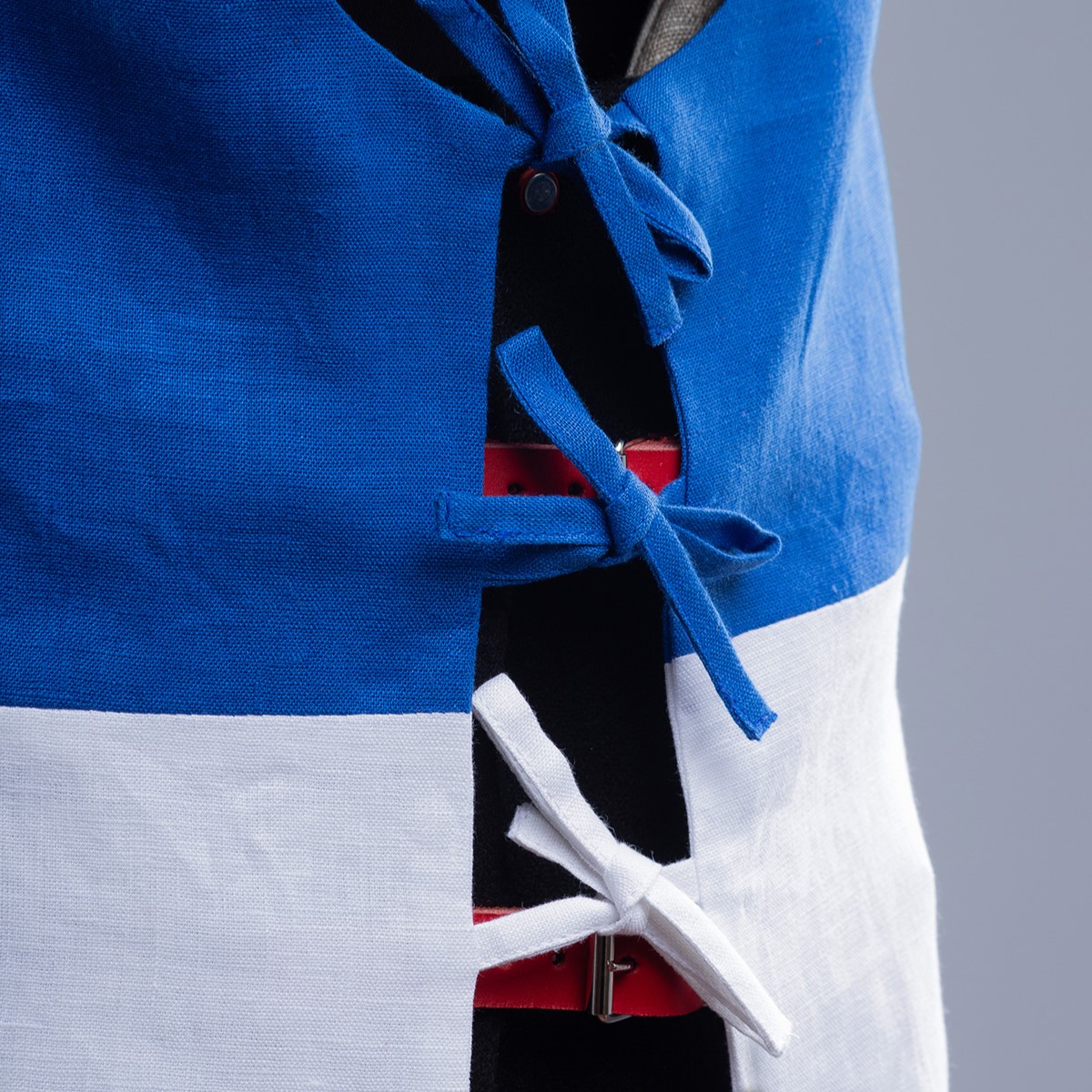 Fastenings: fabric laces