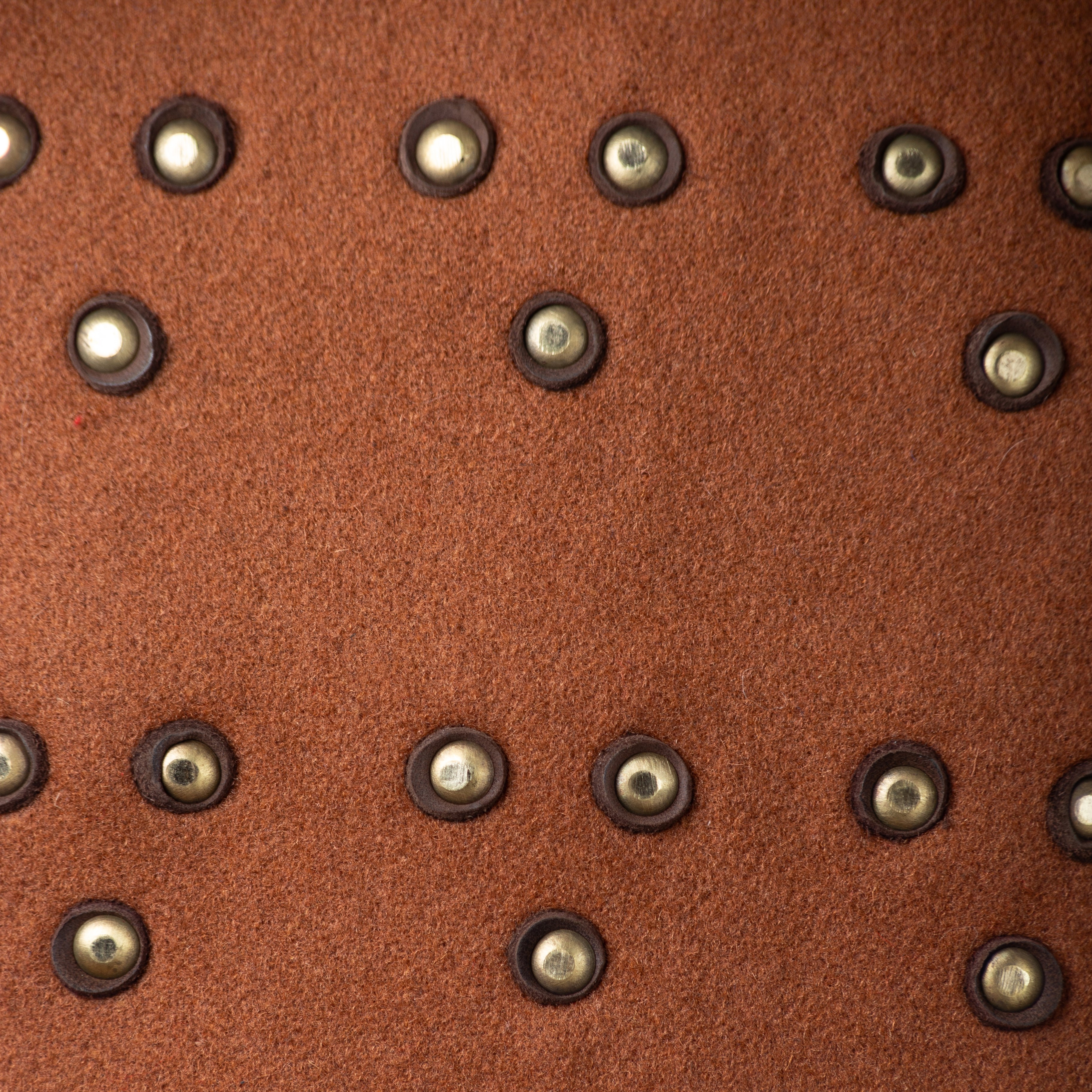 Rivets: 7 mm brass rivets (only for metal plates)