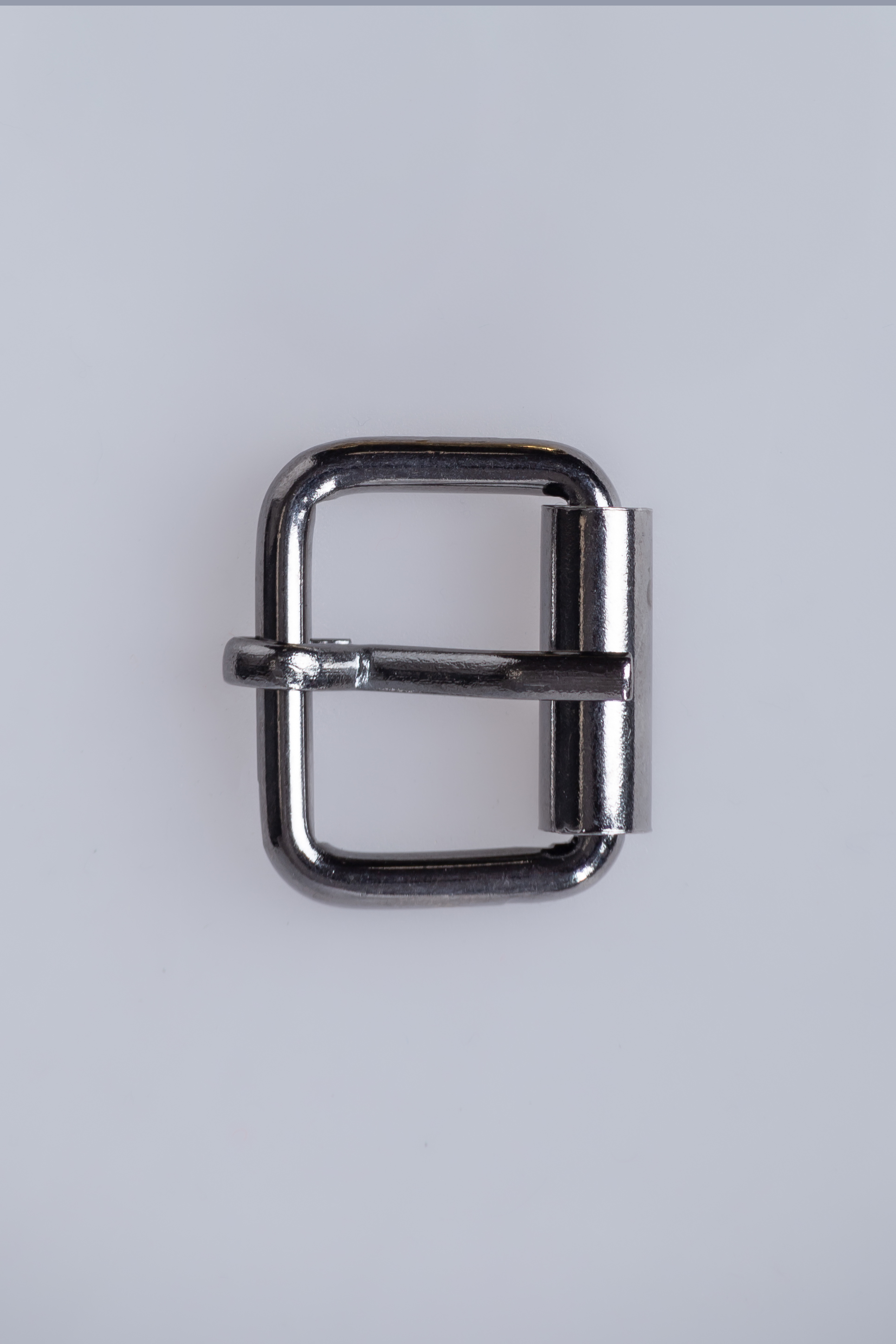 Color of steel buckles: Dark nickel-plated buckles