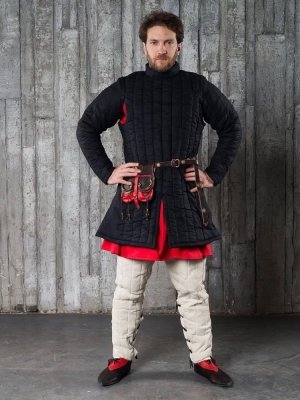 Gambeson, closed-front gambeson