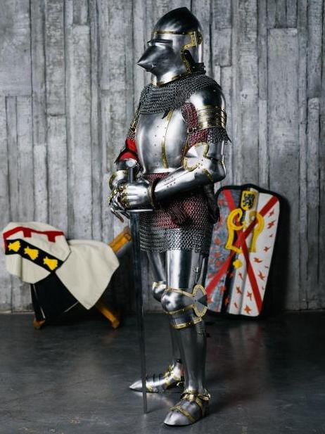 Suits of armour. 14th century. 1. Spanish 2. Full French suit 3