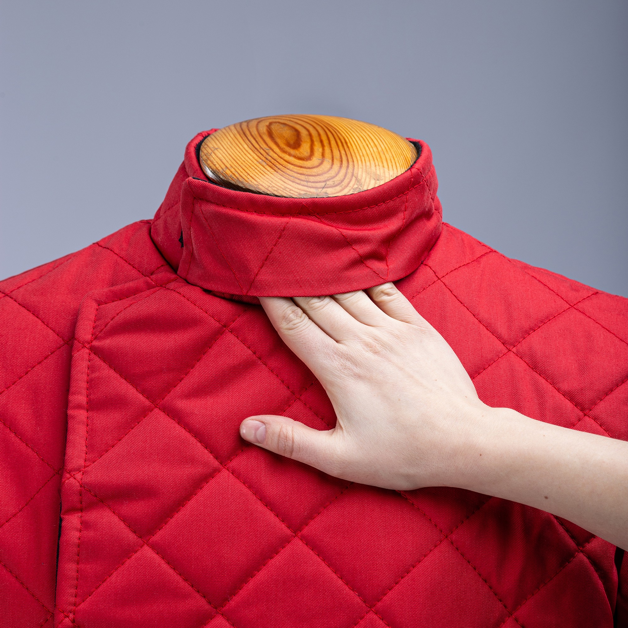 Neck protection: Blade catcher 