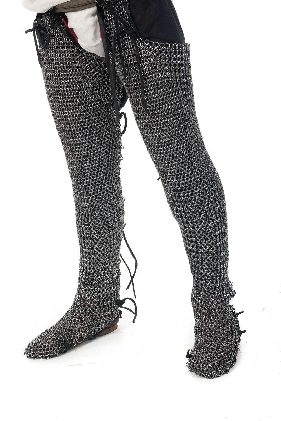  Chainmail Leggings 9mm Flat Riveted Flat Washer Chainmail  Chausses Medieval Battle Armor Chain Mail SCA LARP (Black Finish) :  Clothing, Shoes & Jewelry