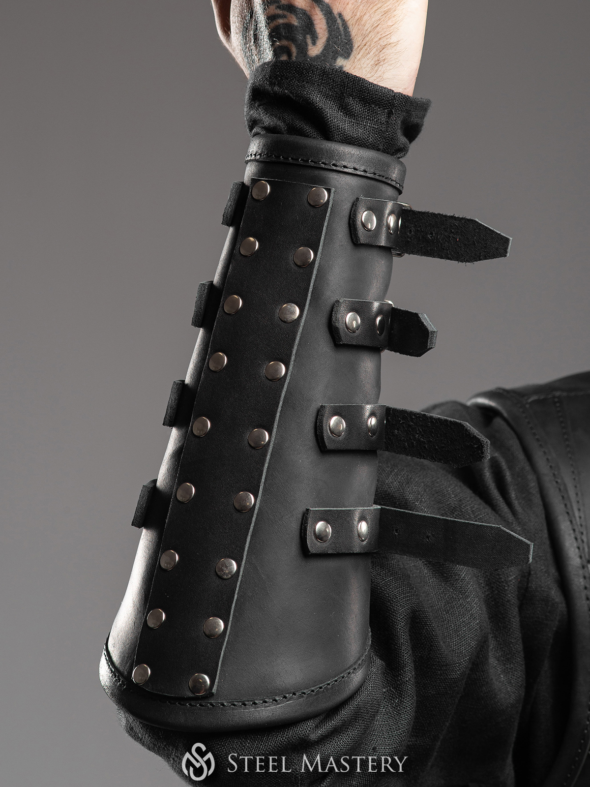 Leather bracers Photogallery made by