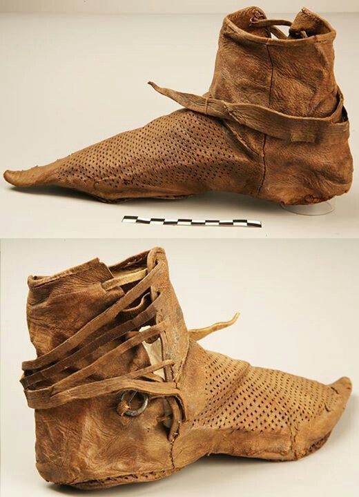 Medieval boots from Dordrecht, type 30